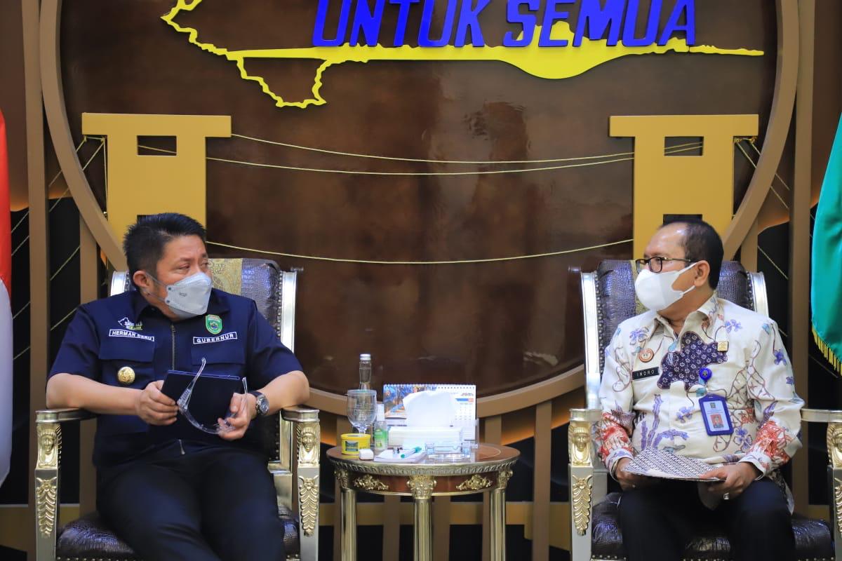 Gubernur Sumsel Herman Deru dan Kakanwil Kemenkumham Sumsel Indro Purwoko